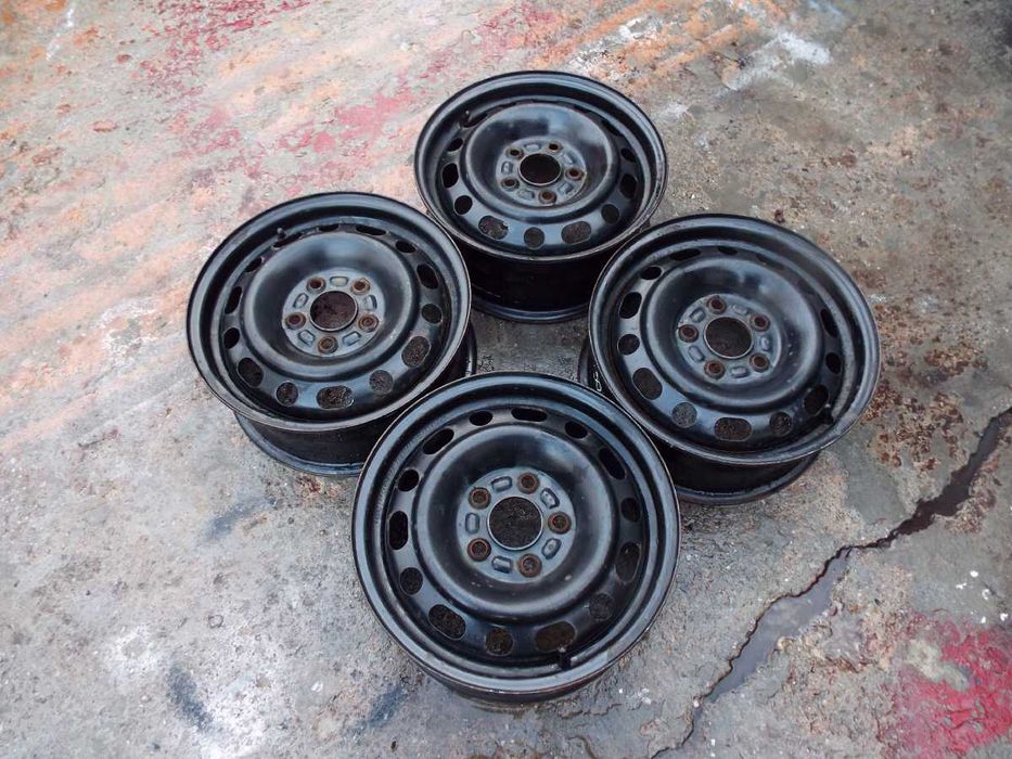 vand 4 jante de tabla pe 15" hyundai i30,kia ceed pret 500ron toate4