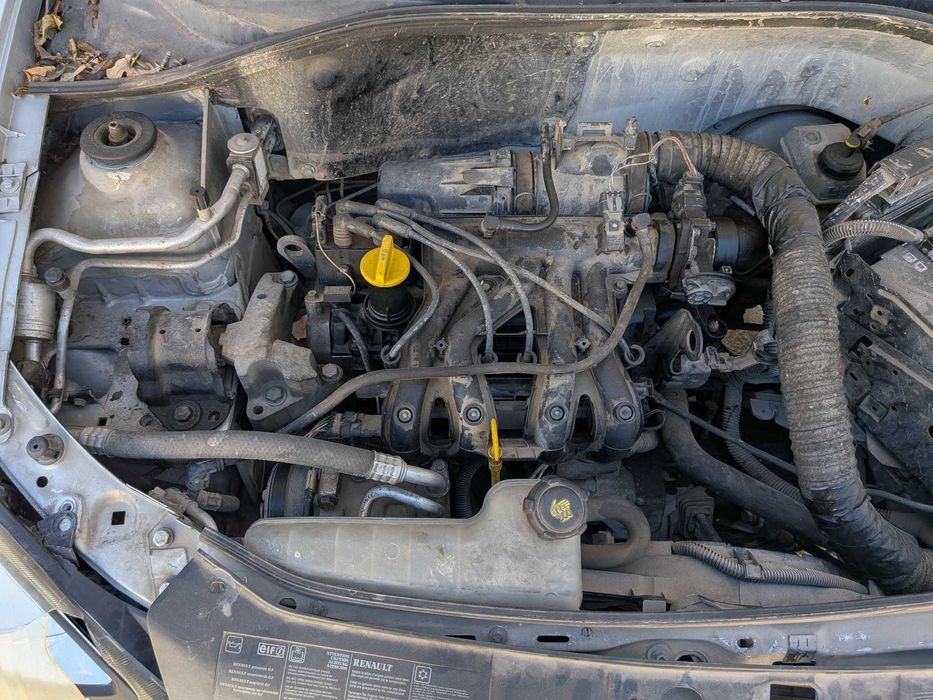 Renault Clio 2003 г., 1.2 16V, 75 к.с. – за части.