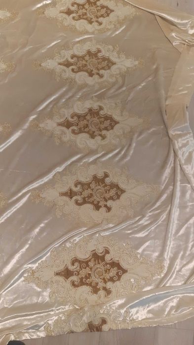 Велюровые шторы в комплекте