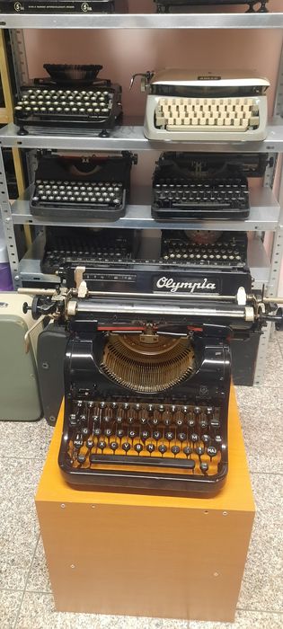 Mașină de scris Olympia 1930  Model 8