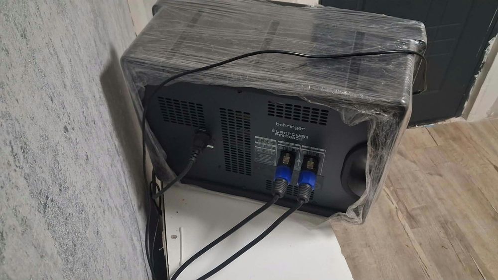 Vând mixer activ