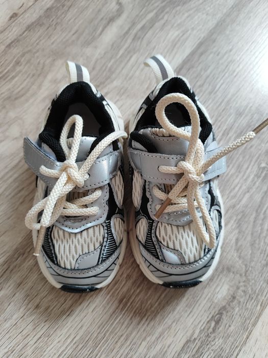 Кроссовки детские 15см. Размер 23