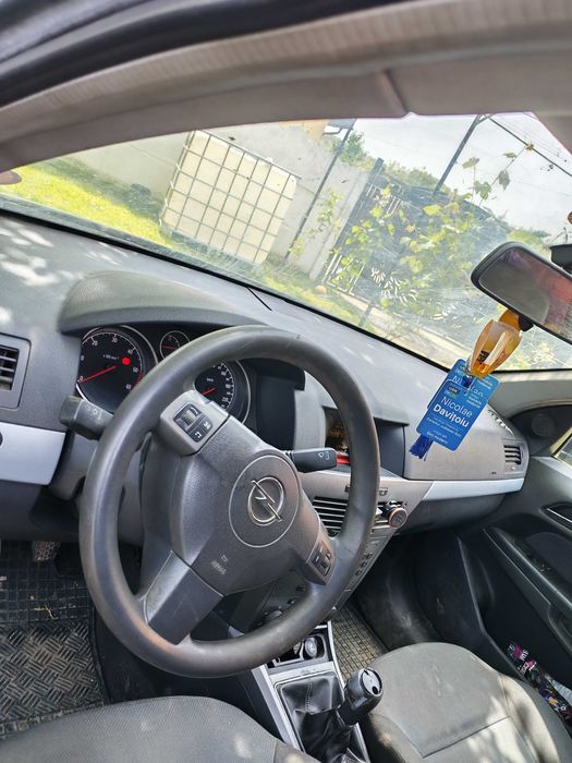 Vând Opel Astra h 17 cdti