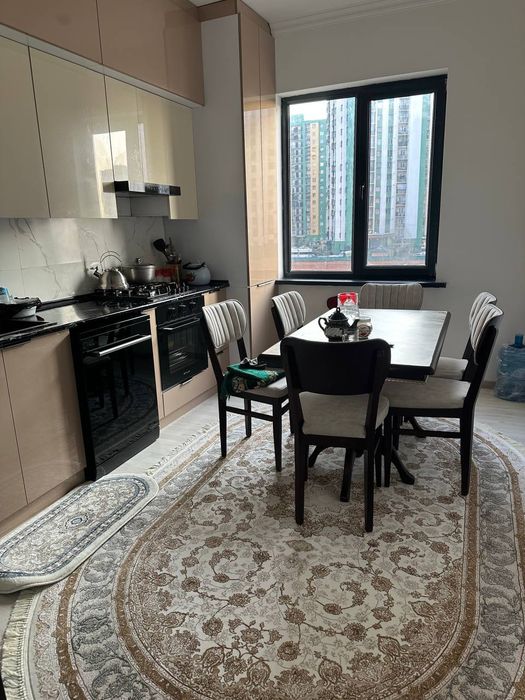 Yangi hayot yangi darxonda Uy sotiladi  Uy uzimizniki bezmakler.