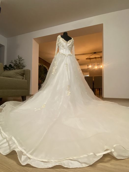 Rochie mireasa trena printesa