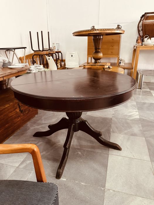 Кръгла дървена трапезна маса – масив