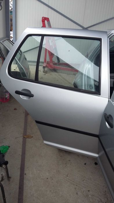 Врата задна дясна  Голф 4  /Golf -4