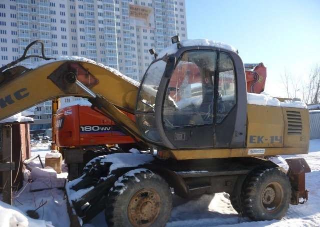 Экскаватор ЕК-14 по запчастям. Гидромолот имеется.