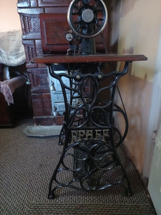 Masina de cusut PFAFF