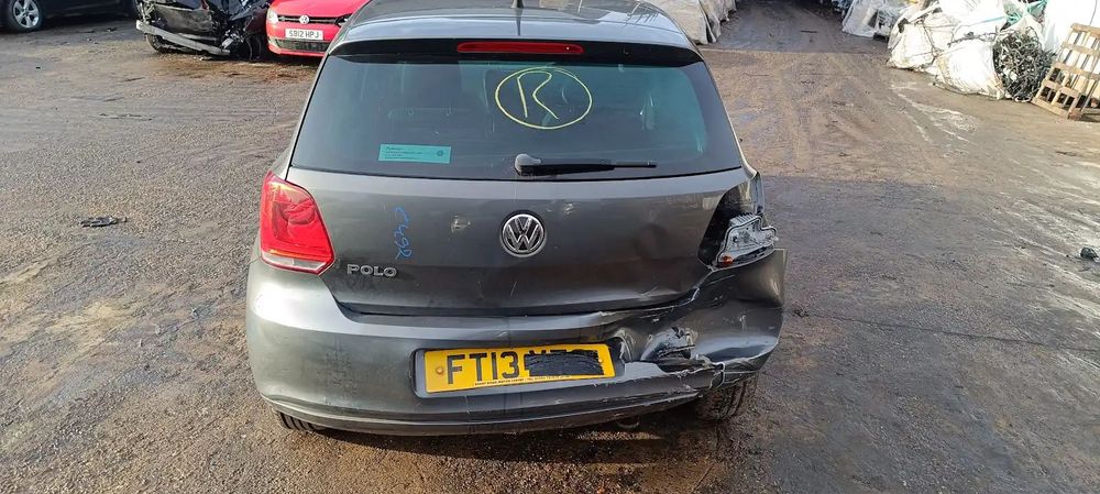 Dezmembrari / Dezmembrez Volkswagen Polo (6R) 1.2 Benz CGPB cutie viteze manuala cod culoare LD7R