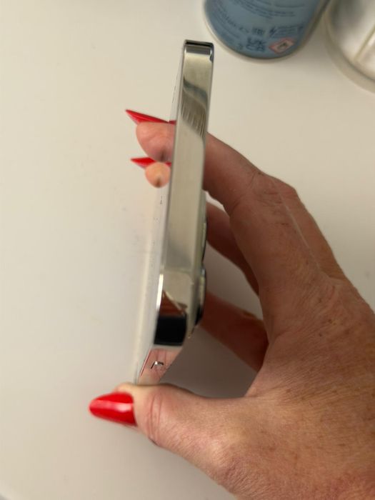 Vand iphone 13 pro max alb estetic 128 GB baterie 86% merita vazut