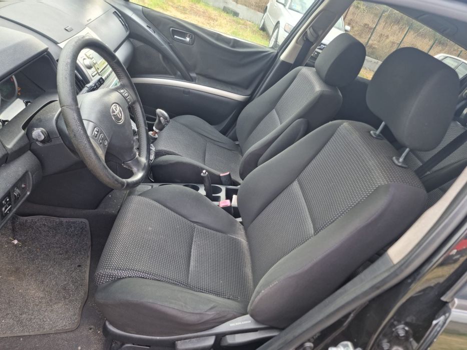 Toyota corrola verso 2.2 d