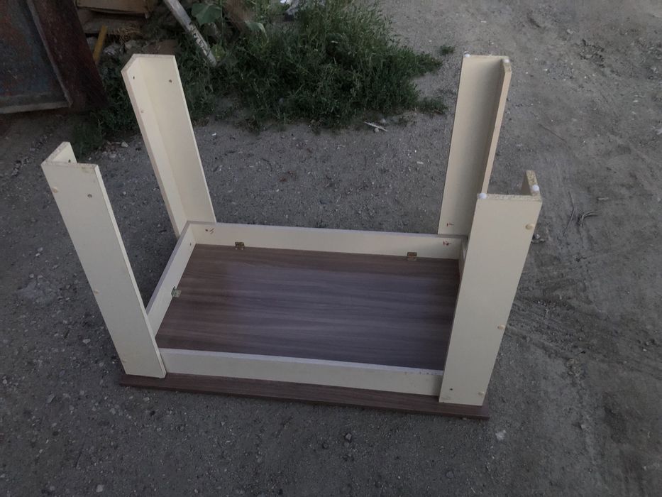 Стол кухонный в отличном состоянии