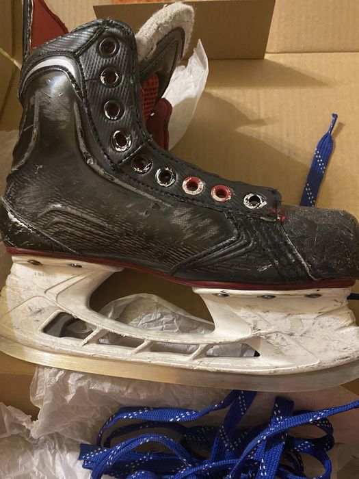 Хоккейные коньки