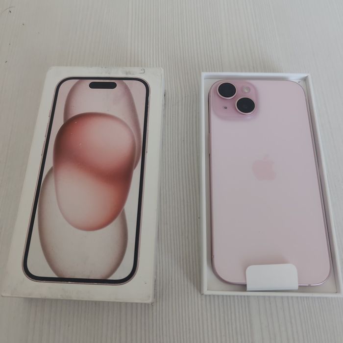 iPhone 15 розовый