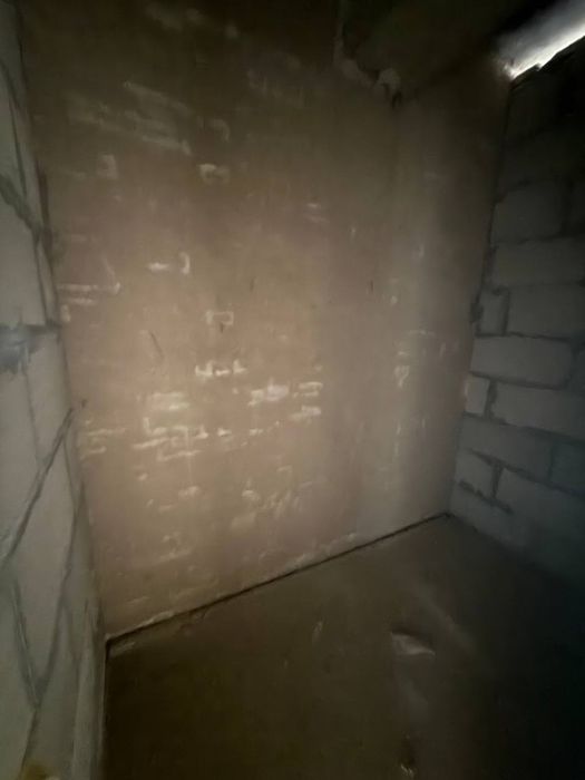 Иккиламчи кредит хам мавжуд 2 хонали гиштли квартира тезда сотилади