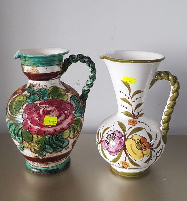 Carafe /Căni vechi din ceramică italiană glazurata
