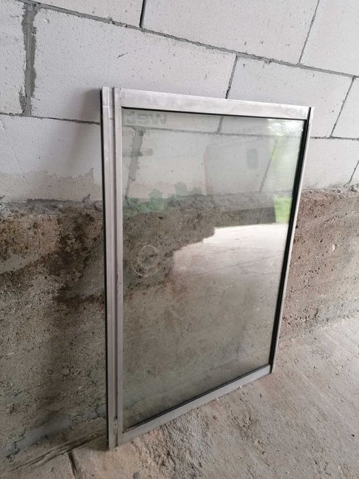 Vând geamuri aluminiu 120×84cm