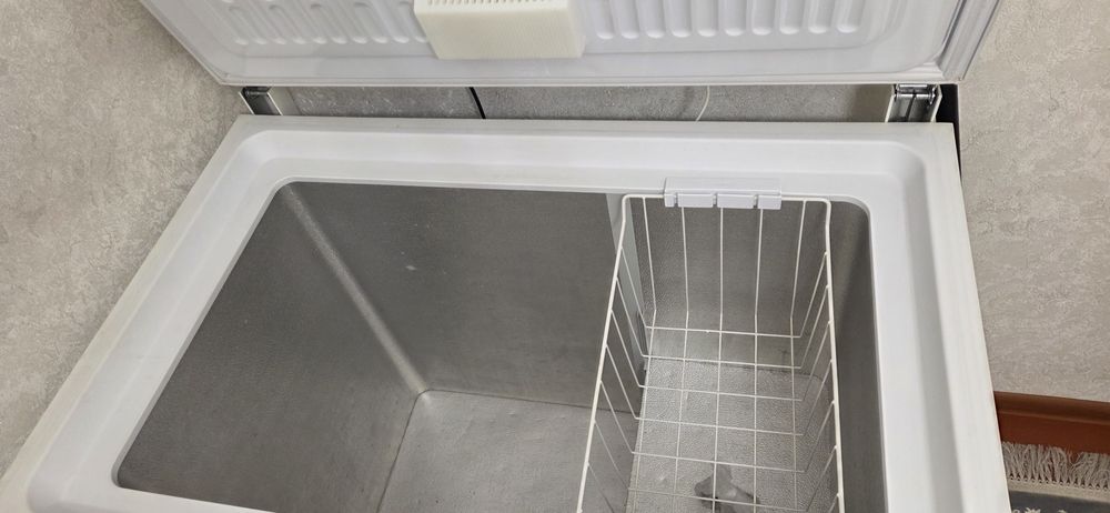 Холодильник-ларь  АРДО в отличном состоянии