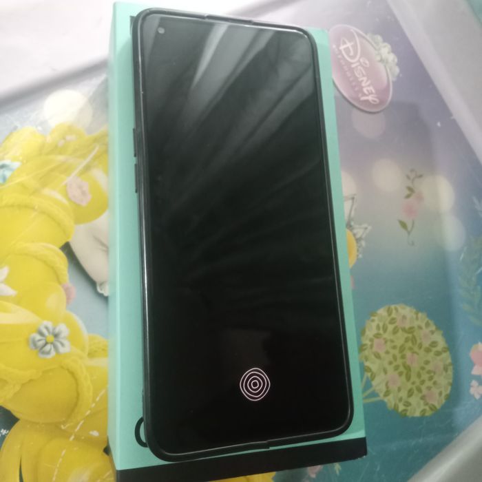 Продам телефон oppo reno7