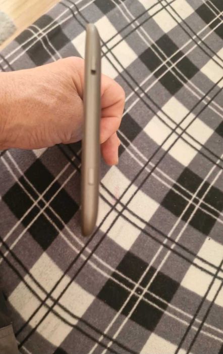 Ebook reader Tolino Shine la cutie ,4000 cărți, iluminare