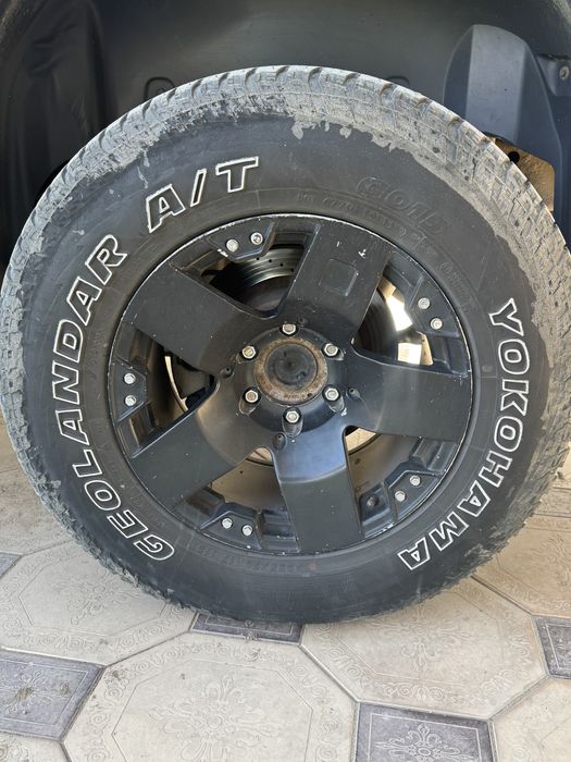 Продам диски с шинами A/T 265/70 R17