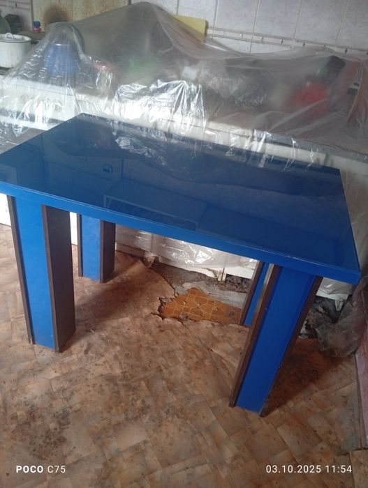 Стол б/ у продаю