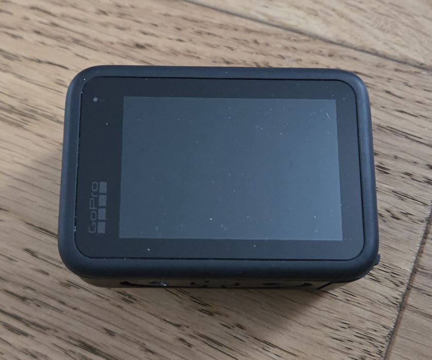 GoPro Hero 10 Black + зарядно и аксесоари