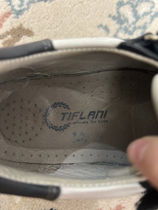Школьные туфли Tiflani