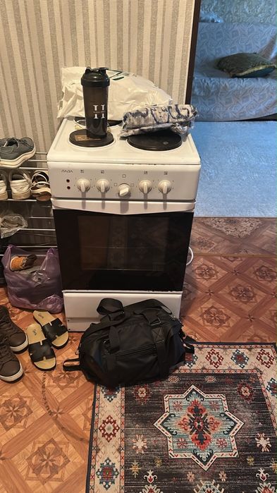 Плита продается духовка есть