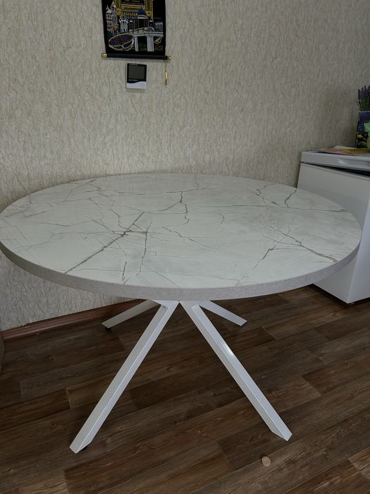 Продам стол для кухни .