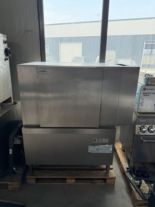 Тунелна миална машина Winterhalter STR 110