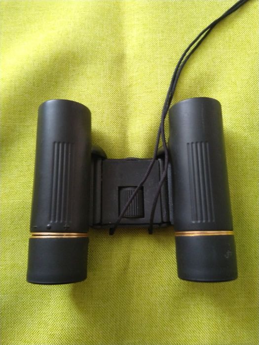 Бинокъл туристически