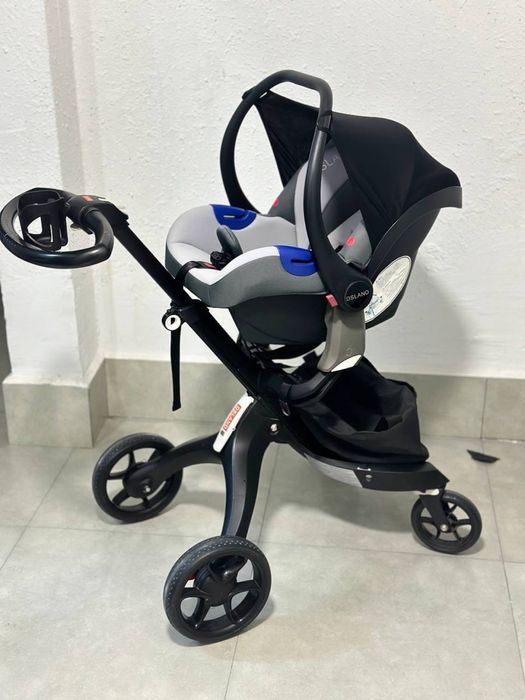 Прадается 3 авто кресла и 2 каляски все в идеальном состояние цена дог