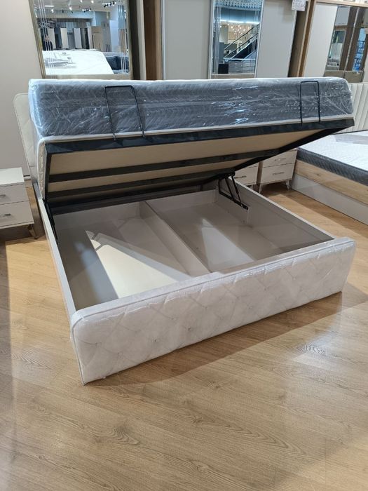 Крават навинка двух спалка