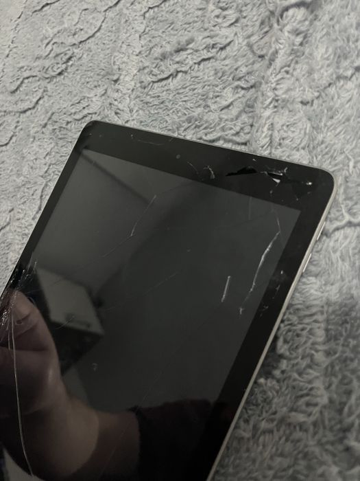 iPad 6tg gen (2018) - Defect, pentru piese