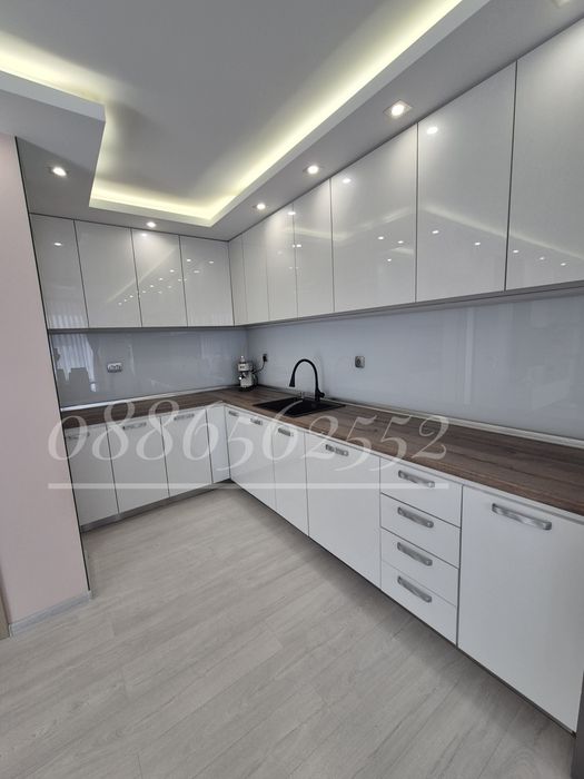 Продава се Тристаен апартамент в Пловдив, Коматевски възел - 106 кв.м за 1840 €/кв.м - Снимка #3