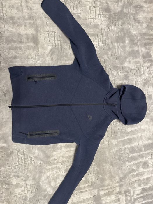 Navy nike tech fleece