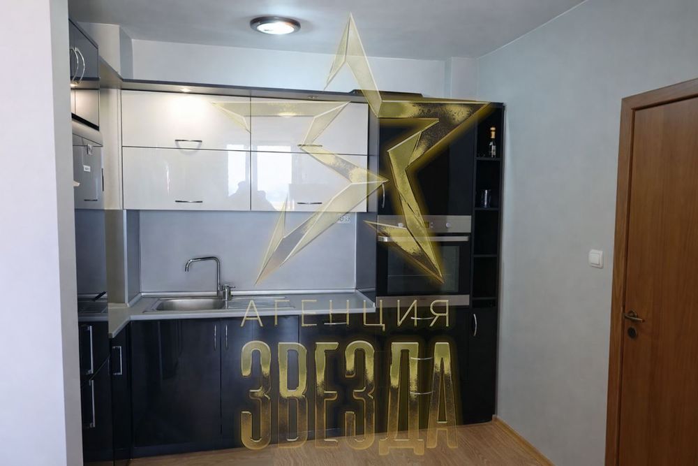 Продава се Двустаен апартамент в Пловдив, Гагарин - 78 кв.м за 1047 €/кв.м - Снимка #2
