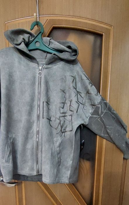 Костюм спортивный  прогулочный.