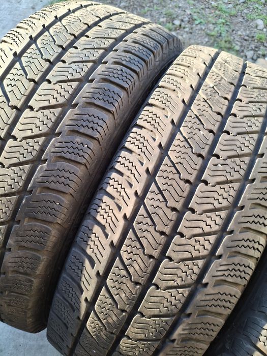 4 Anvelope  de iarnă 215 60 r17C Semperit