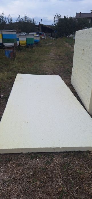 Diverse izolații termice exterioare fațade mansarde panouri sandwich