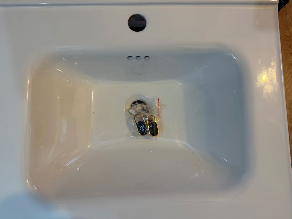 Продам раковину со шкафом