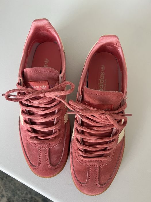 Кроссовки Adidas розовые 39 размер