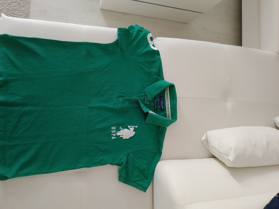 Vând tricou polo ,produs original, mărimea M,produs calitate