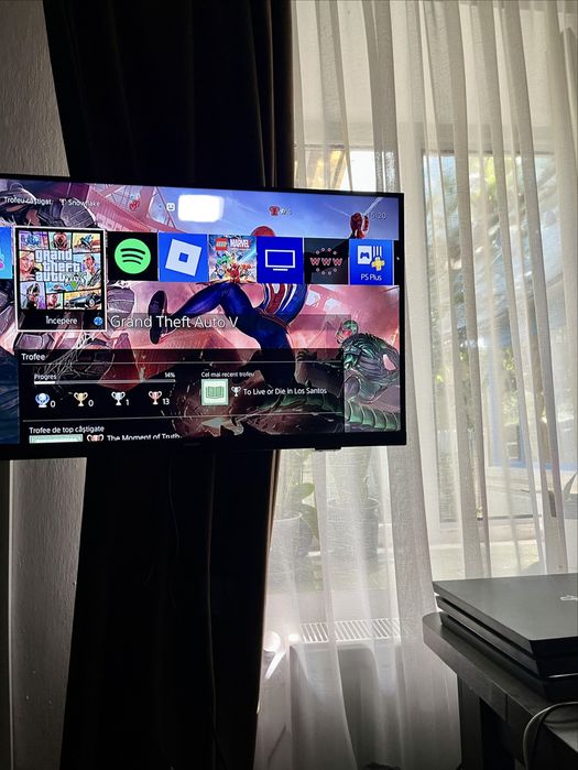 Play station 4 pro 1tb