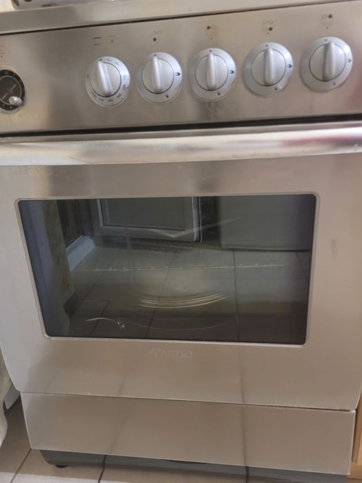 Продам газовую плиты