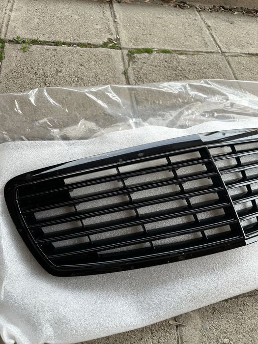Предна решетка за Mercedes W211
