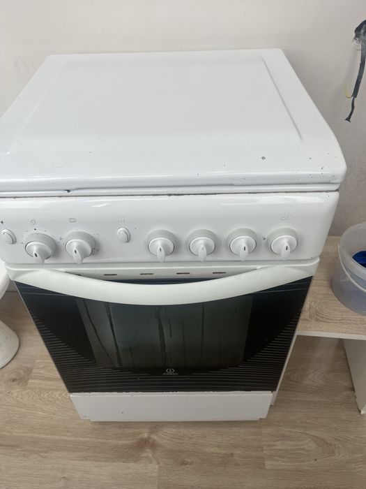 Газовая плита четыре комфорка