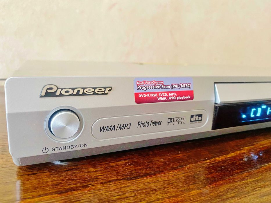 Разпродажба - 30€. PIONEER DV-373-S DVD PLAYER + Подарък